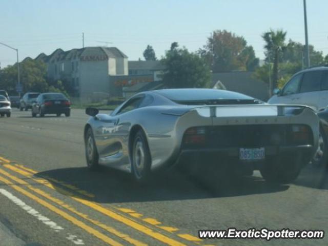Jaguar XJ220