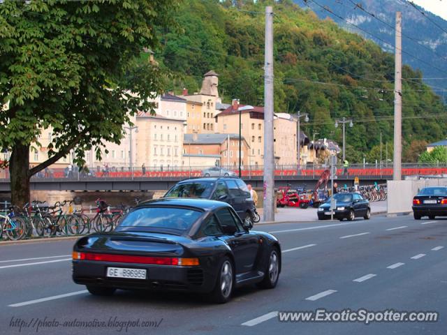 Porsche 959 spotted in