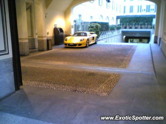 Porsche Carrera GT spotted in Milan, Italy