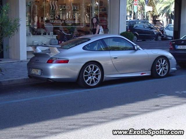 Porsche 911 GT3 spotted in Parma, Italy