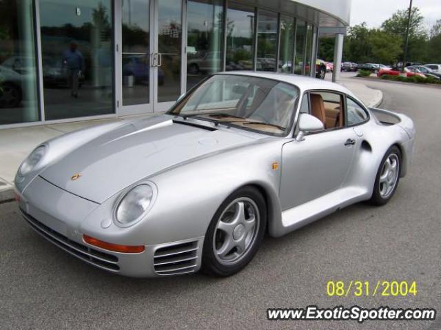 Porsche 959 spotted in Nashua, New Hampshire