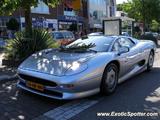 Jaguar XJ220