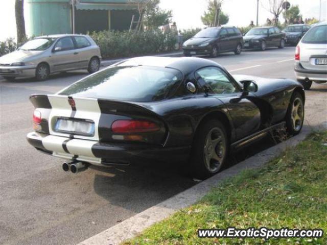 Dodge Viper spotted in Trieste, Italy