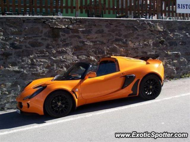 Lotus Elise spotted in Passo del Stelvio, Italy