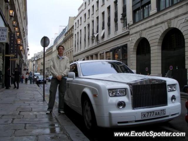 Rolls Royce Phantom spotted in PARIS, France