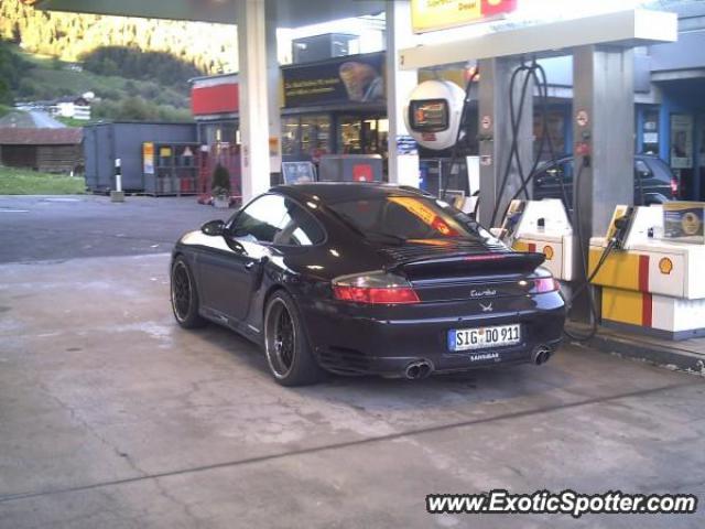 Porsche 911 Turbo spotted in Laax, Switzerland