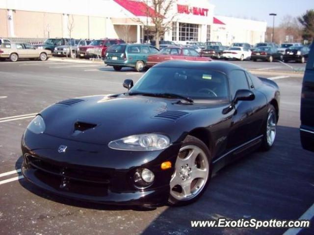 Dodge Viper spotted in Whitehouse, New Jersey