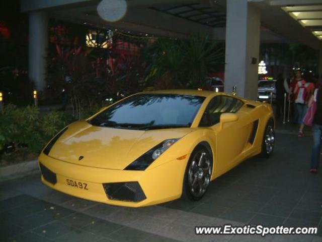 Lamborghini Gallardo spotted in Orchard Rd, Singapore