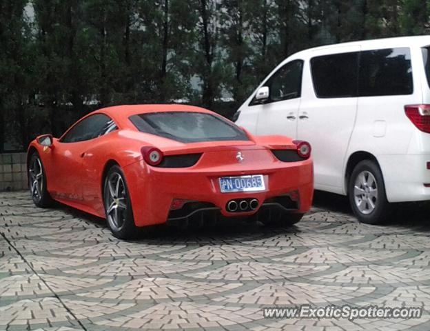 Ferrari 458 Italia spotted in Shanghai, China
