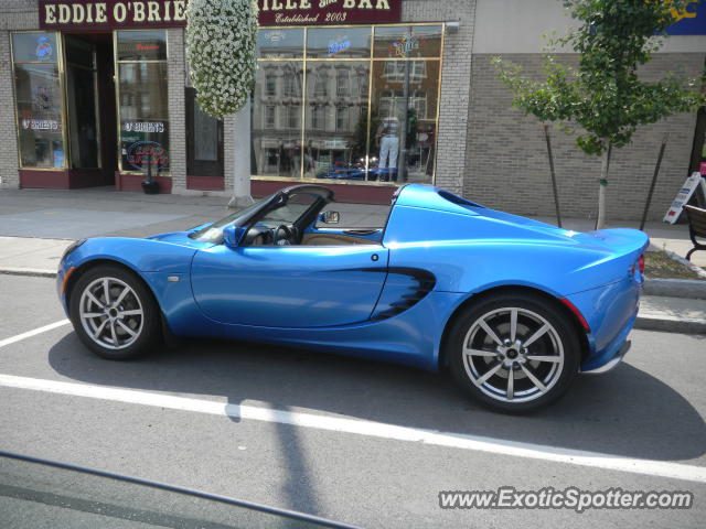 Lotus Elise spotted in Canandaigua, New York