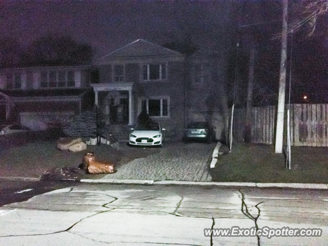 Tesla Model S spotted in Toronto, Canada