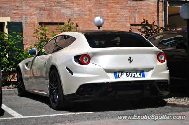 Ferrari FF spotted in Modena, Italy
