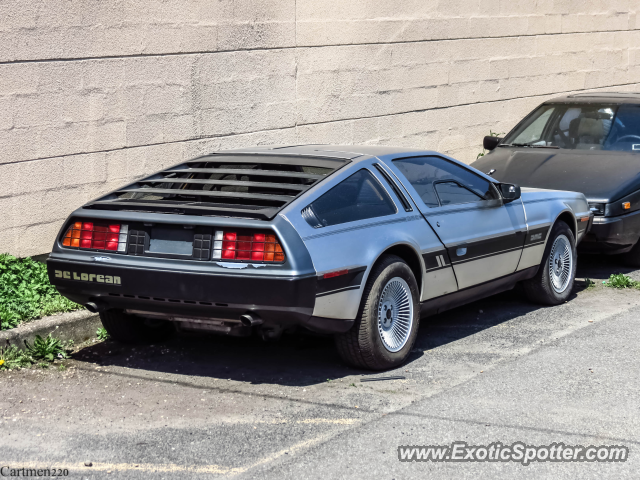 DeLorean DMC-12 spotted in Moonachie, New Jersey