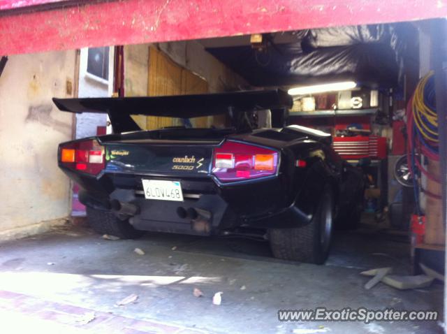 Lamborghini Countach spotted in Los Angeles, California
