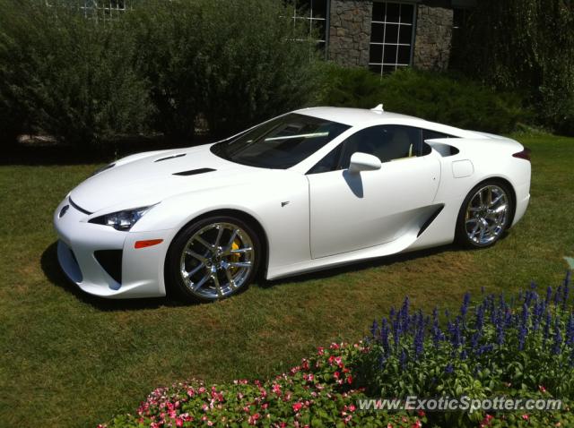 Lexus LFA spotted in Orlando, Florida