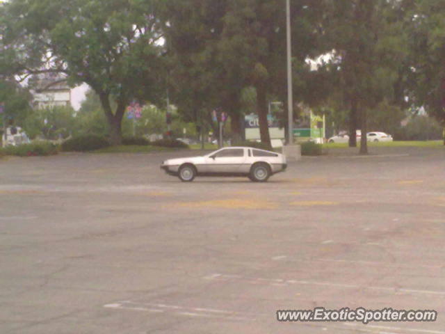 DeLorean DMC-12 spotted in Los Angeles, California