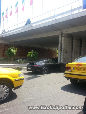 Porsche 911 spotted in Tehran, Iran