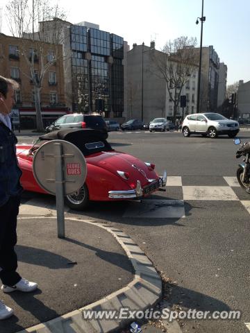 Jaguar XJ220 spotted in Paris, France