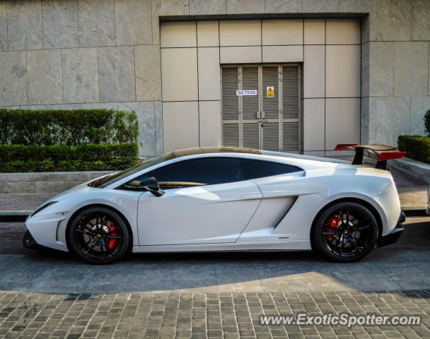 Lamborghini Gallardo spotted in Dubai, United Arab Emirates