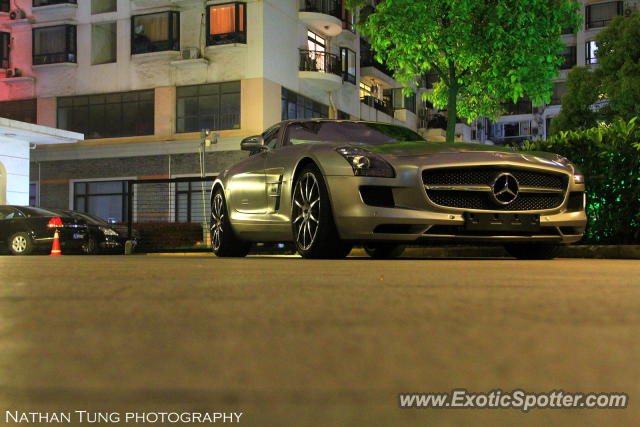 Mercedes SLS AMG spotted in Shanghai, China