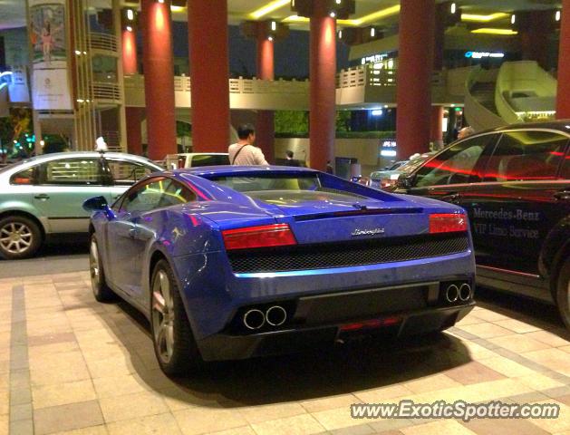Lamborghini Gallardo spotted in Shanghai, China