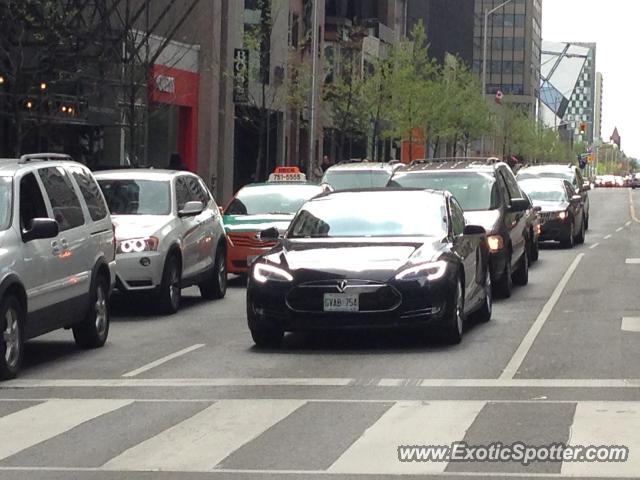 Tesla Model S spotted in Toronto, Canada