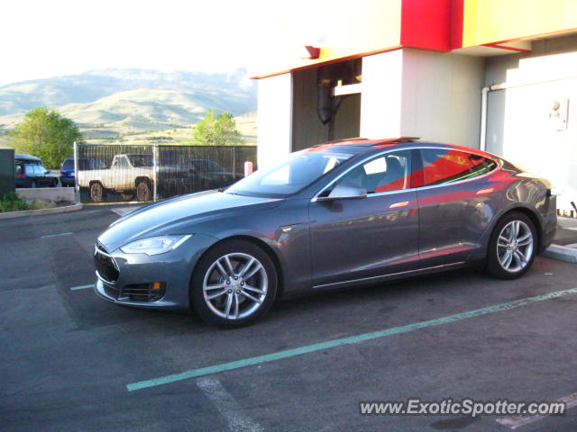 Tesla Model S spotted in Ashland, Oregon