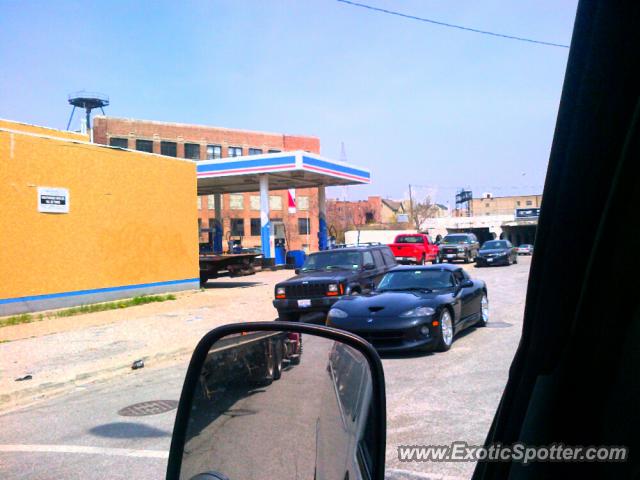 Dodge Viper spotted in Chicago, Illinois