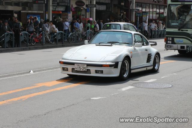 Porsche 911 Turbo spotted in Osaka, Japan
