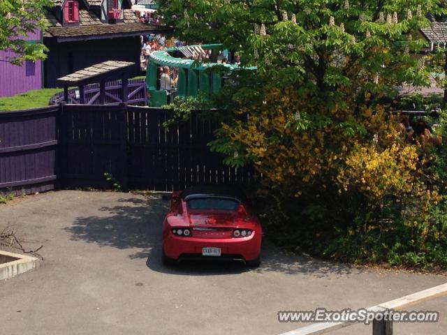Tesla Roadster spotted in Vaughan, Canada