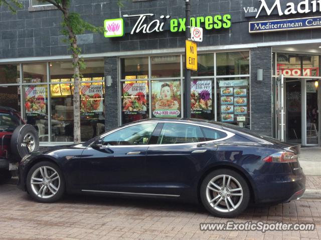 Tesla Model S spotted in Toronto, Canada
