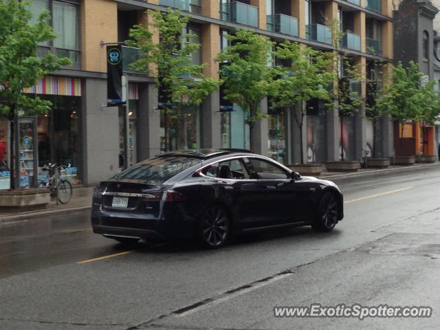 Tesla Model S spotted in Toronto, Canada