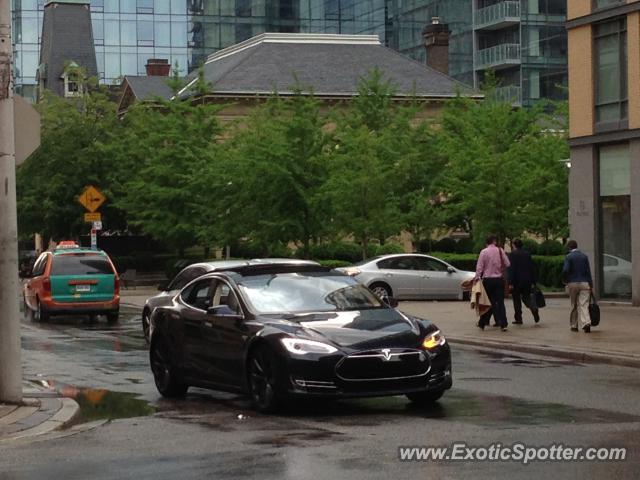 Tesla Model S spotted in Toronto, Canada