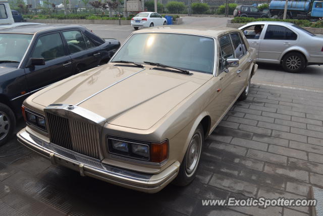 Rolls Royce Silver Spur spotted in Beijing, China