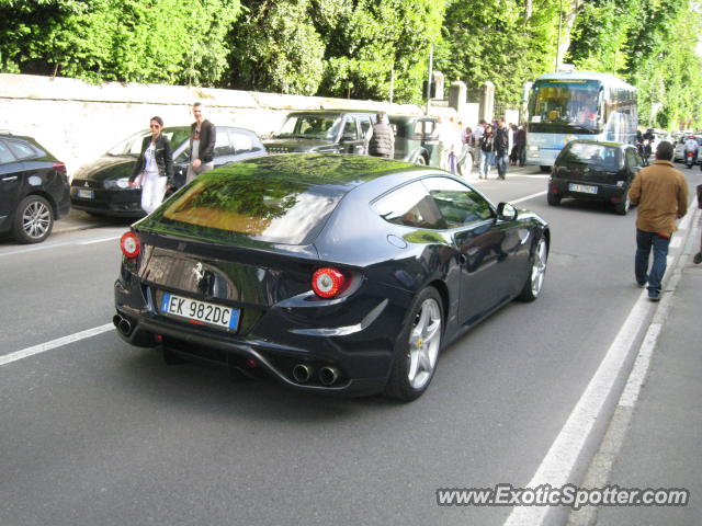 Ferrari FF spotted in Cernobbio, Italy