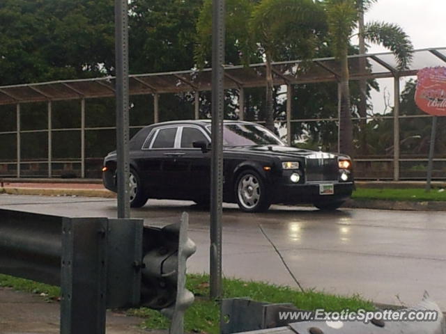 Rolls Royce Phantom spotted in Carolina, Puerto Rico