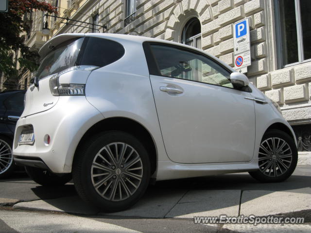 Aston Martin Cygnet spotted in Milano, Italy