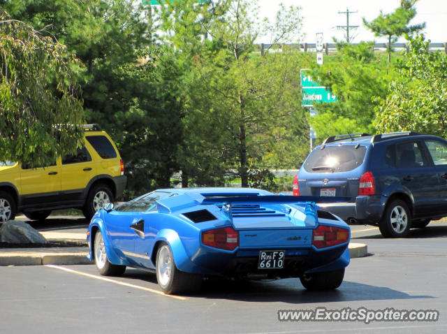 Lamborghini Countach spotted in New Albany, Ohio