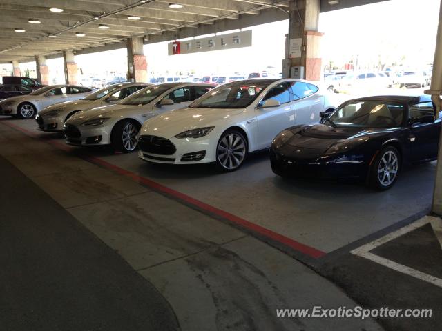 Tesla Roadster spotted in Centennial, Colorado