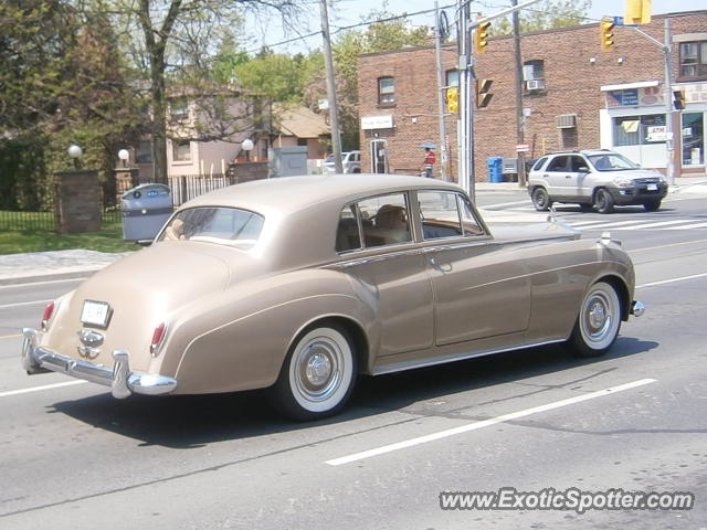 Rolls Royce Silver Cloud spotted in Toronto, Canada