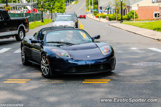 Tesla Roadster spotted in Ridgefield, Connecticut