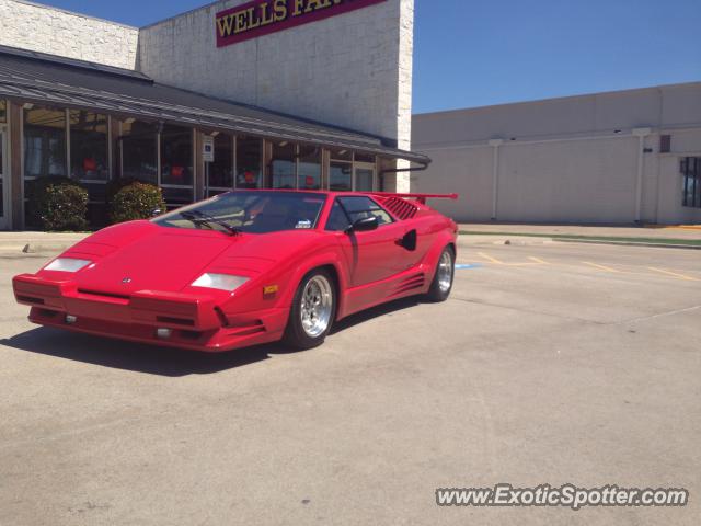 Lamborghini Countach spotted in Dallas, Texas
