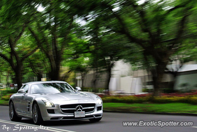 Mercedes SLS AMG spotted in Mexico City, Mexico