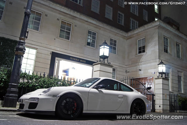 Porsche 911 GT3 spotted in London, United Kingdom