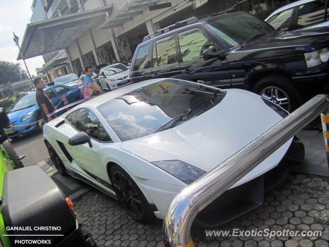 Lamborghini Gallardo spotted in Jakarta, Indonesia
