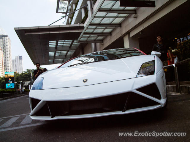 Lamborghini Gallardo spotted in Jakarta, Indonesia
