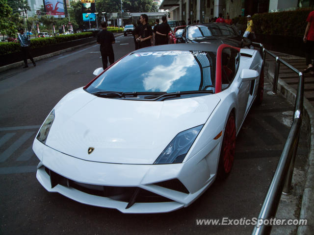 Lamborghini Gallardo spotted in Jakarta, Indonesia