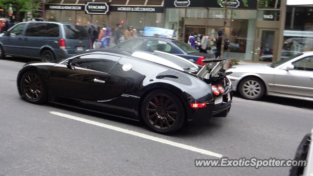 Bugatti Veyron spotted in Montreal, Canada
