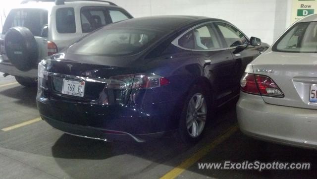 Tesla Model S spotted in Oak Park, Illinois