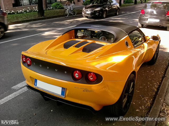 Lotus Elise spotted in Oderzo, Italy